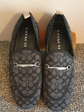 Coach Harling Signature Logo Loafers in Black/Grey Size 7